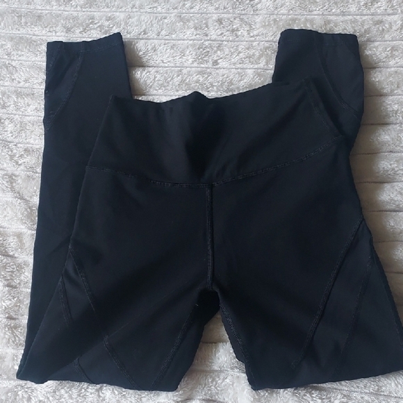 Aerie Women's Black and Burgundy Leggings - Picture 9 of 13